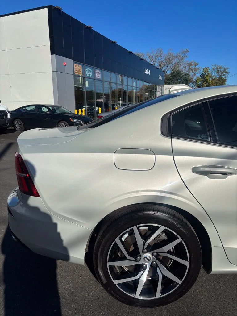 Used 2019 Beige Volvo T6 Momentum image 12