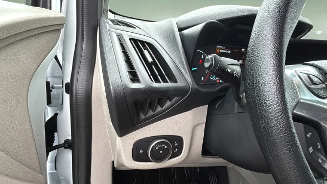 Used 2023 White Ford XLT image 21