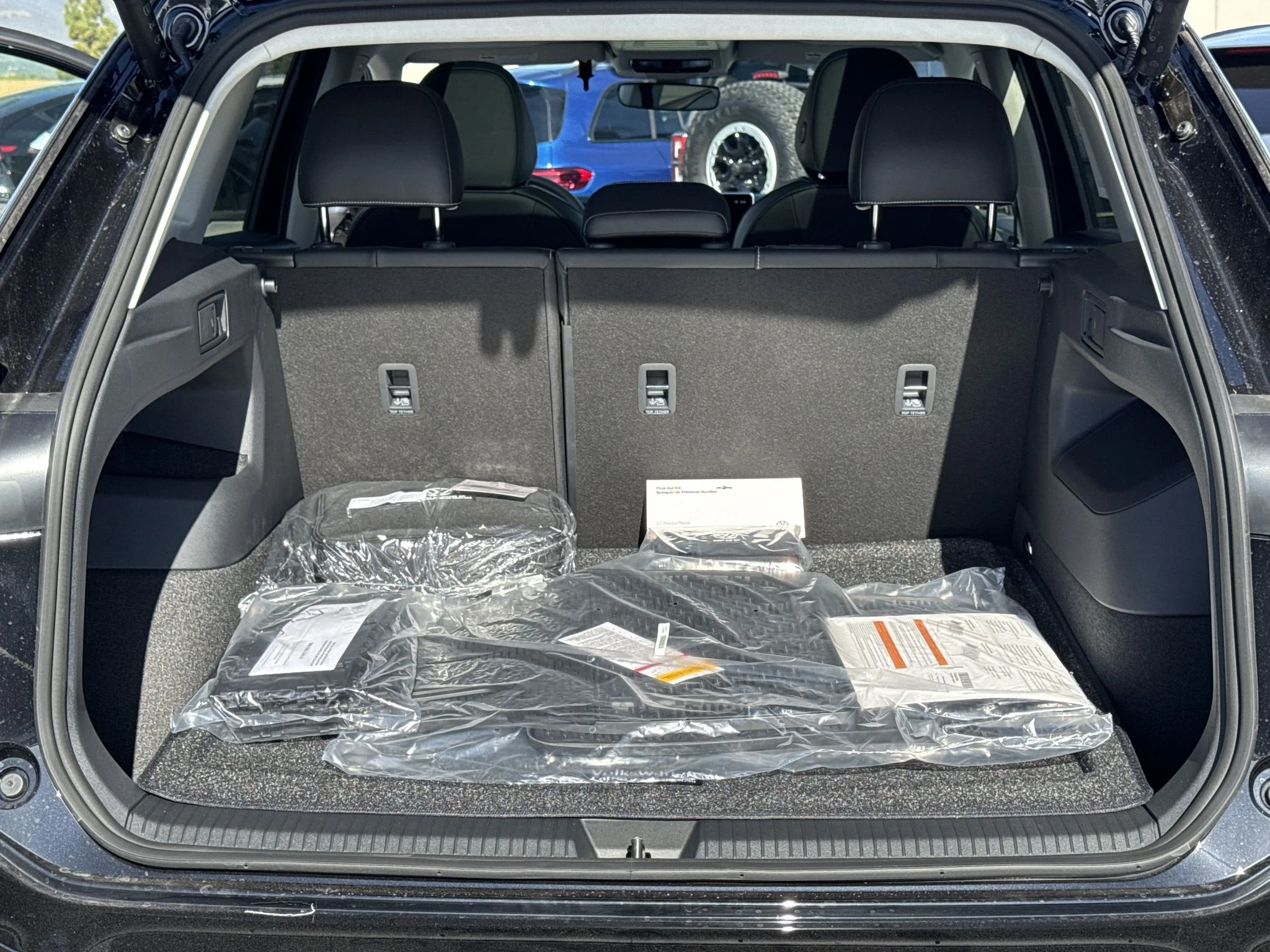 New 2026 Deep Black Pearl Volkswagen SE image 32