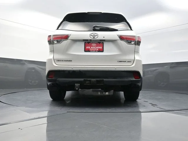 Used 2015 White Toyota Limited image 36