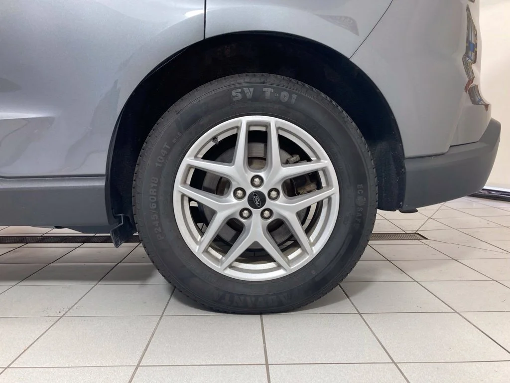 Used 2024 Gray Ford SEL image 24
