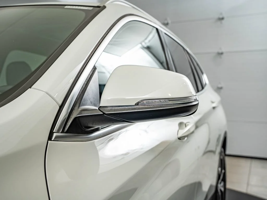 Used 2017 Alpine White BMW xDrive28i image 9