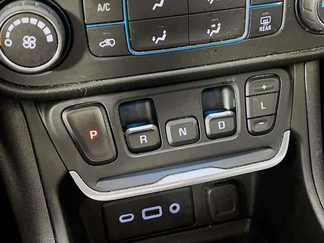 Used 2018 Black GMC SLE image 21