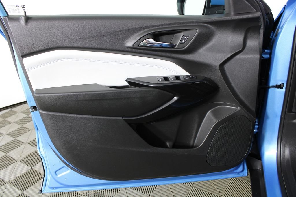 Used 2025 Blue Chevrolet LT image 11