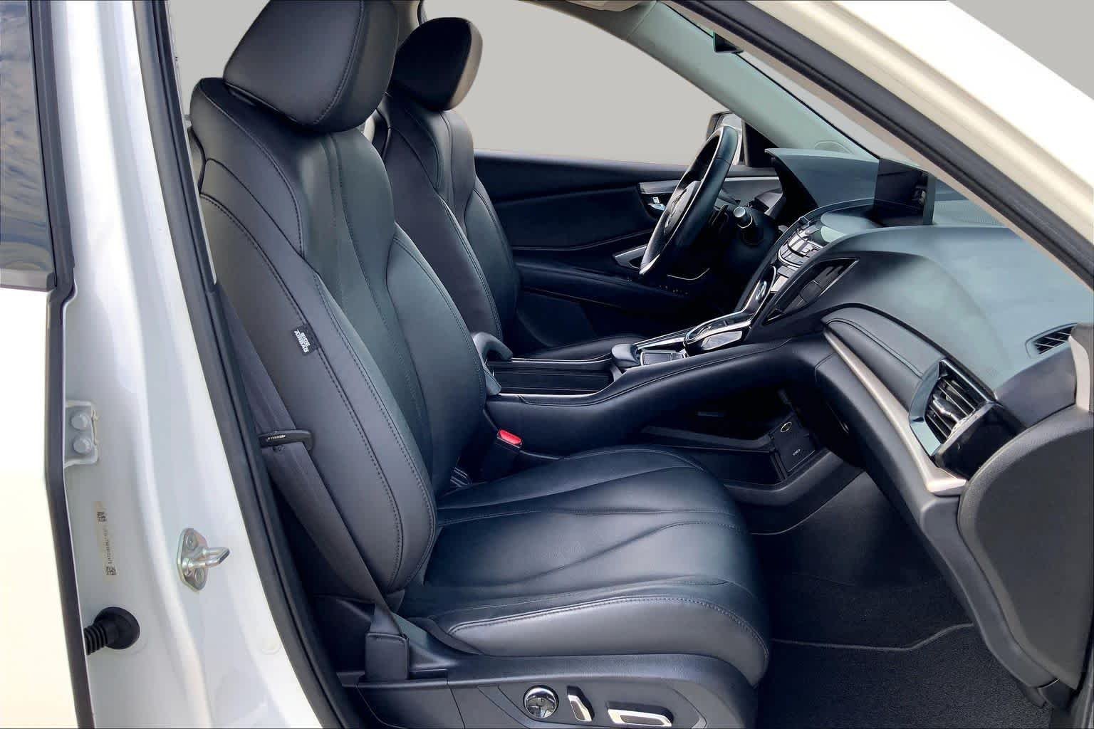 Used 2019 White Diamond Pearl Acura  image 9
