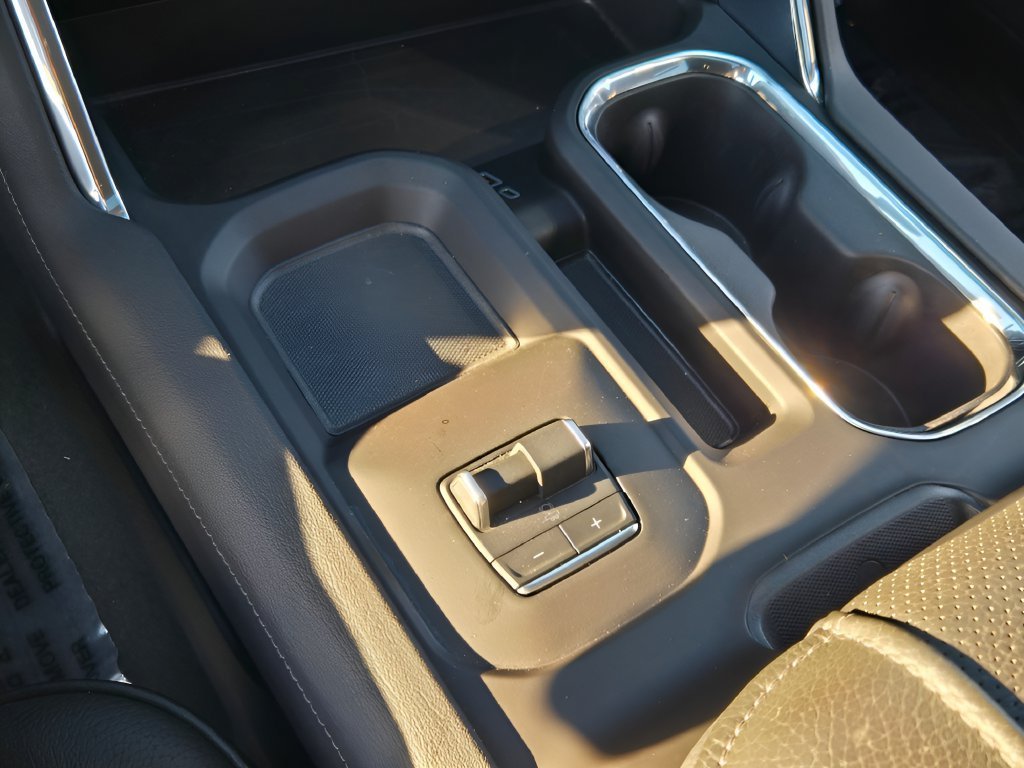 Certified Used 2025 Onyx Black GMC Denali image 29