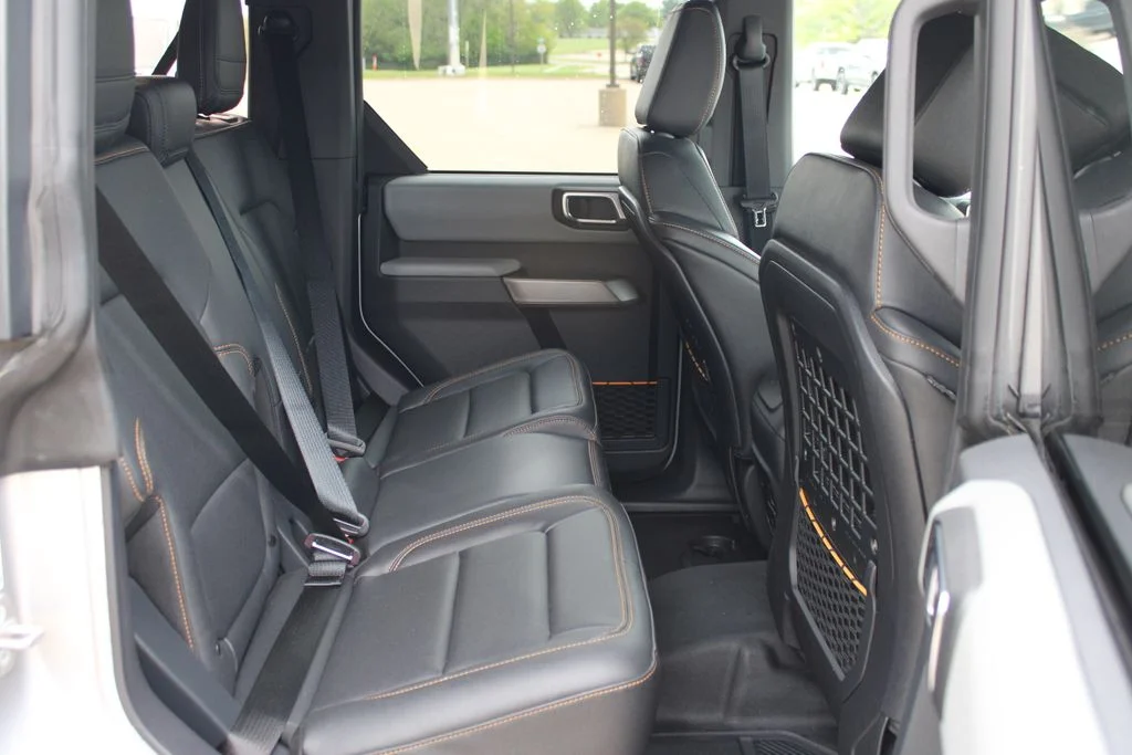 Used 2022 Silver Ford Badlands image 9