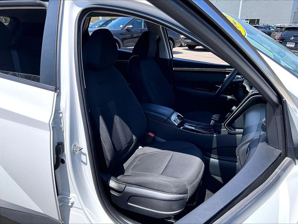 Used 2023 White Hyundai SEL image 11