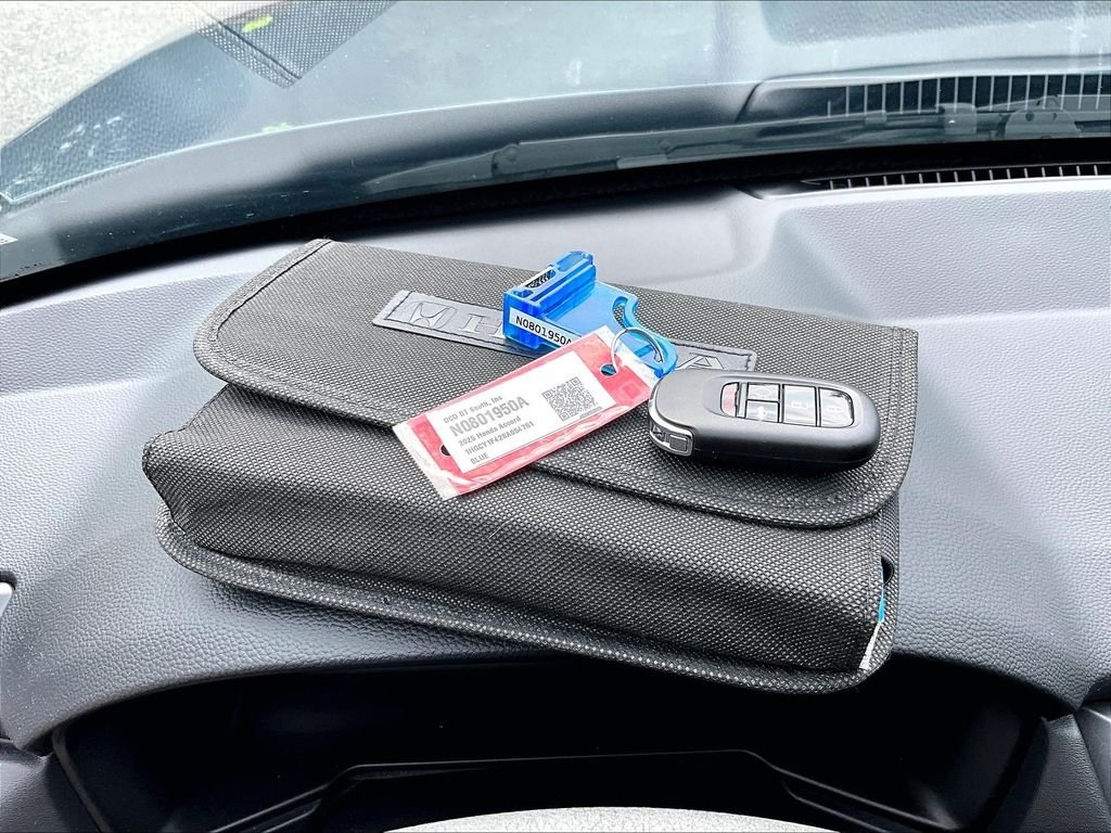 Used 2025 Blue Honda SE image 30