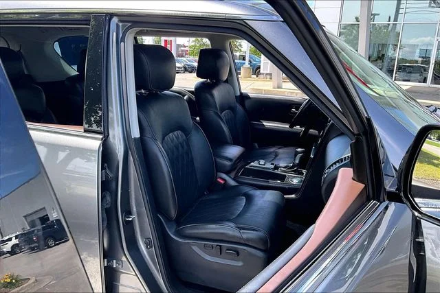 Used 2023 Gray Nissan Platinum image 29