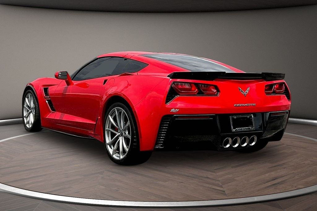 Used 2019 Red Chevrolet Grand Sport image 4