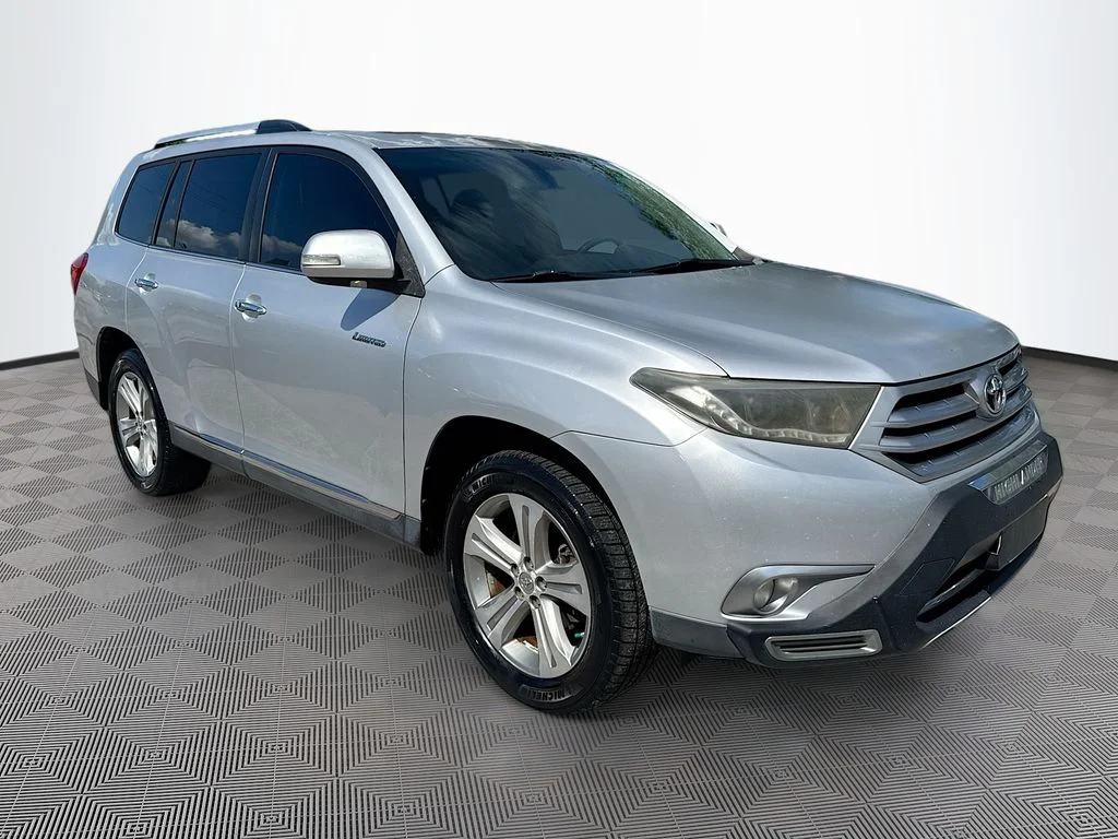 Used 2012 Silver Toyota Limited image 4
