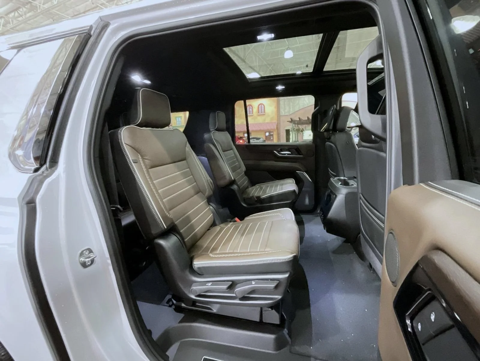 2026 GMC Yukon XL Denali Ultimate - Photo 18
