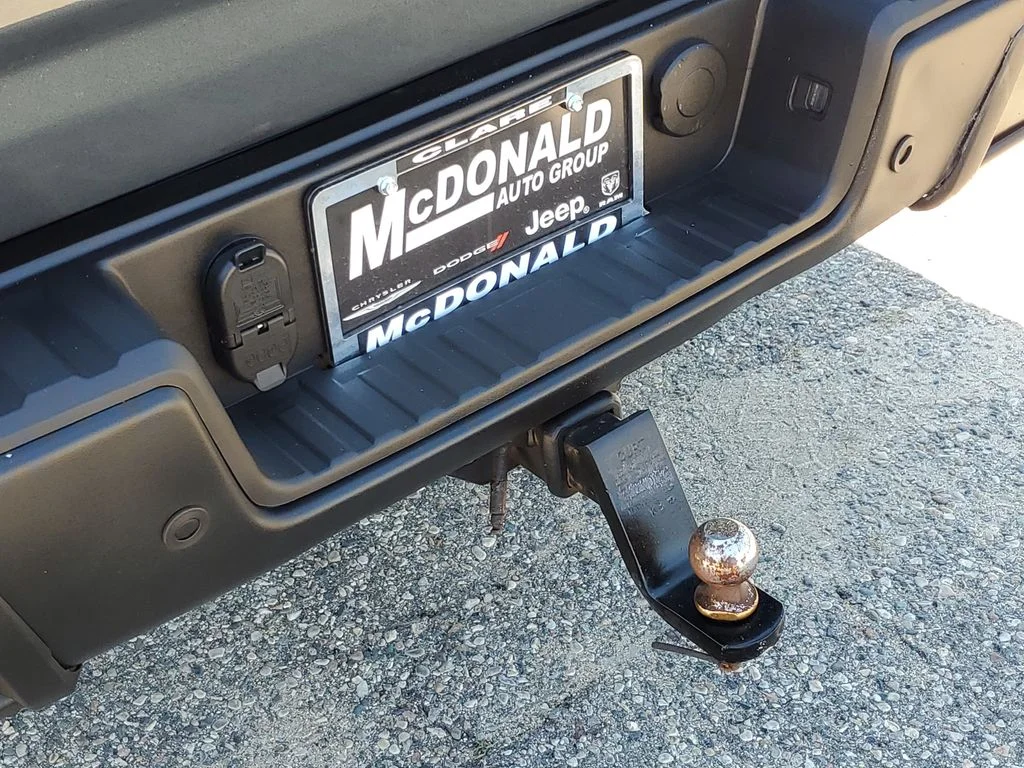 Used 2019 Gray Chevrolet Z71 image 5
