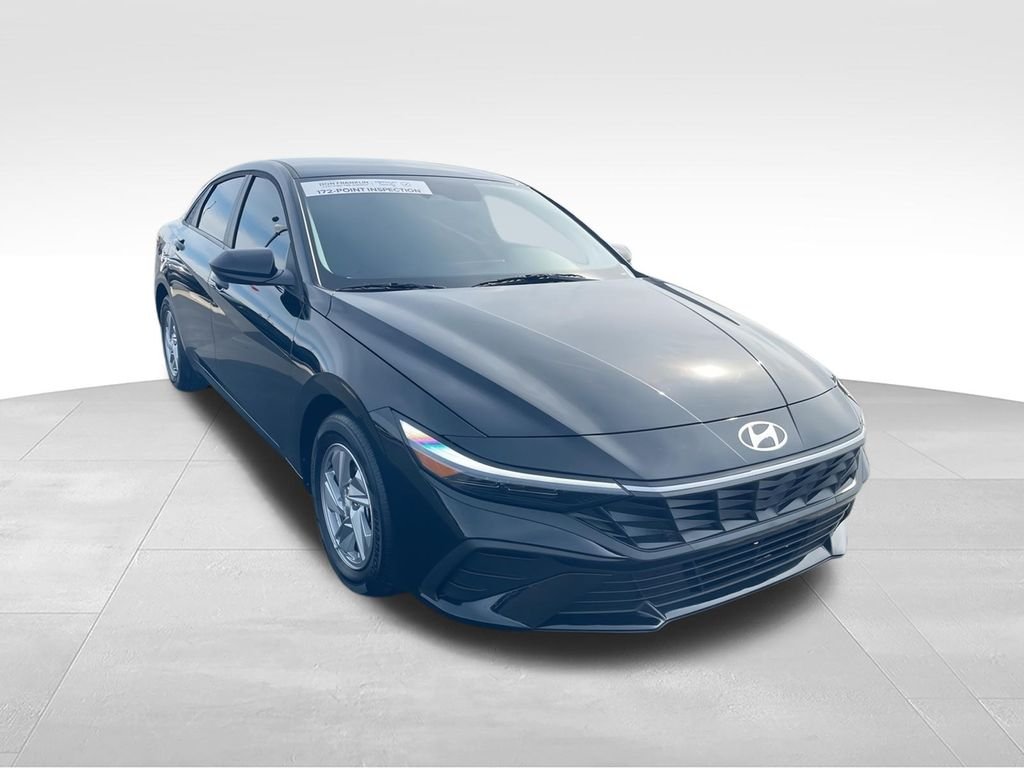 Used 2026 Black Hyundai SE image 2