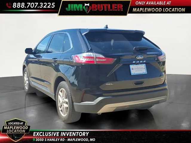Used 2024  Ford SEL image 2