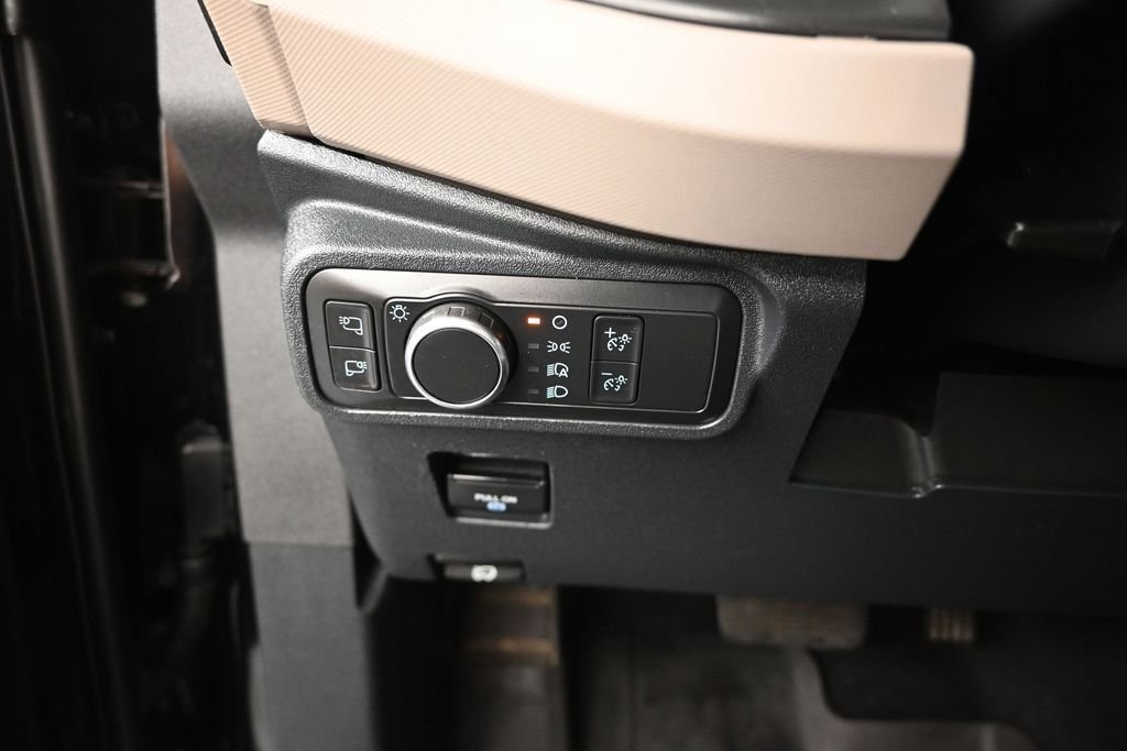 Certified Used 2022 Black Ford Wildtrak image 18