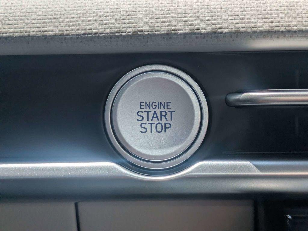 New 2026 Silver Hyundai SEL Premium FWD image 33