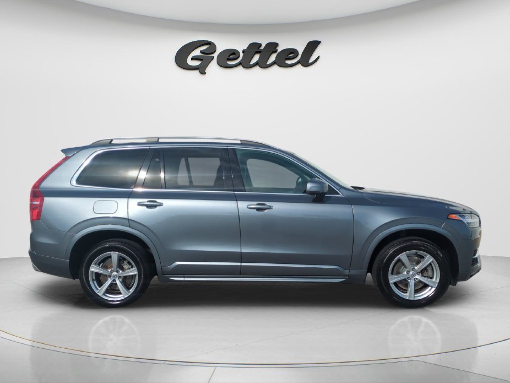 Used 2017 Gray Volvo T5 Momentum image 4