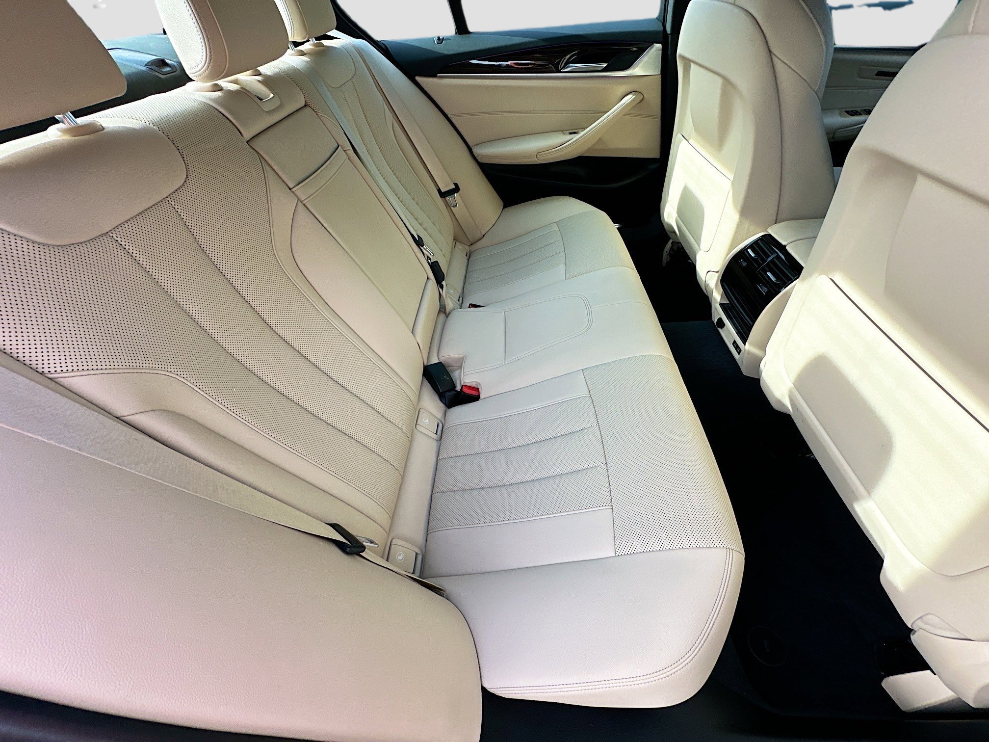 2022 BMW 5 Series 540i - Photo 31