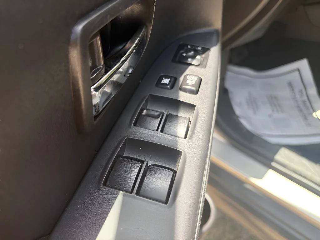 Used 2024 Silver Mitsubishi 2.0 ES image 14