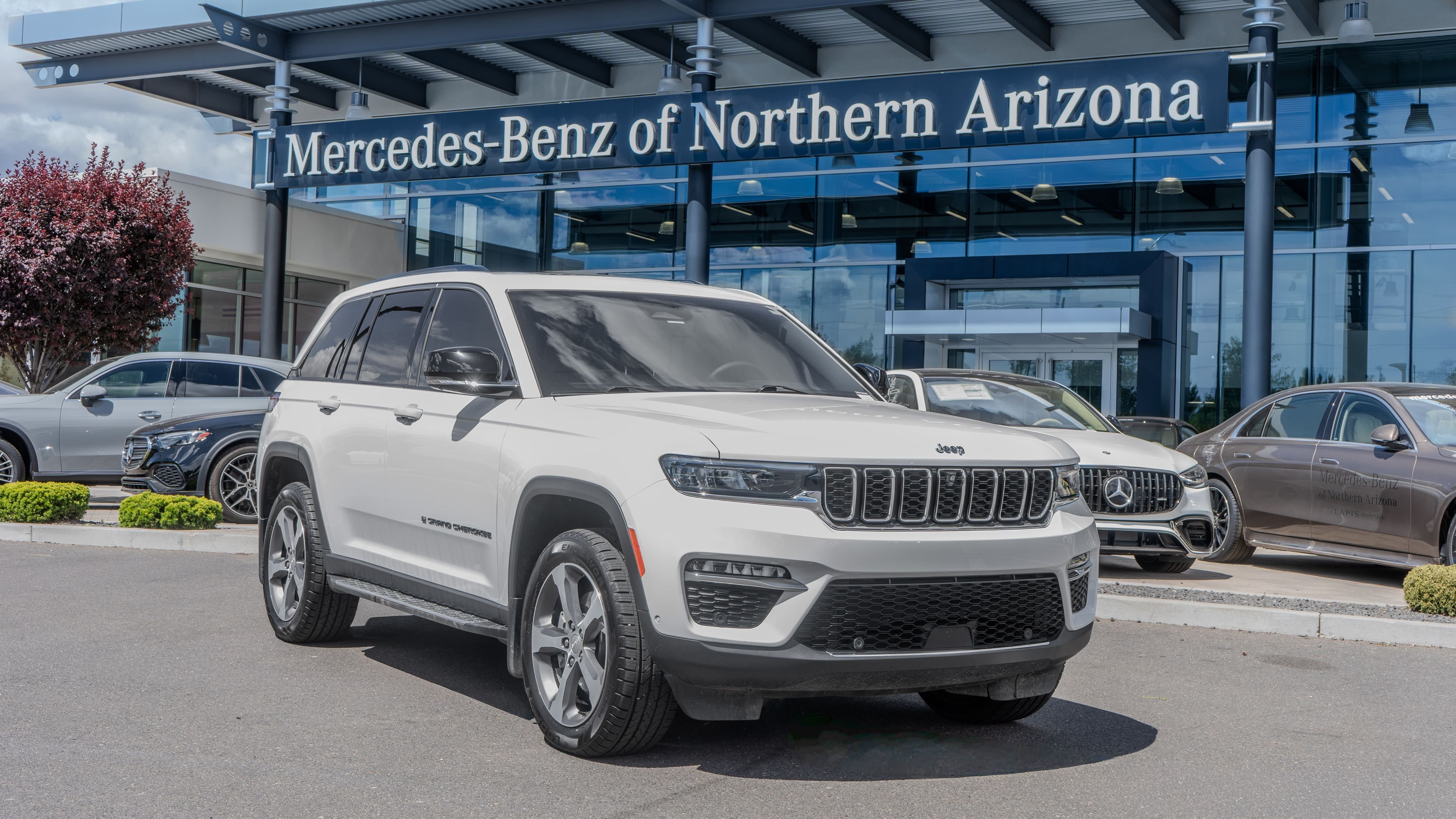 2023 Jeep Grand Cherokee 4xe 4x4's photo