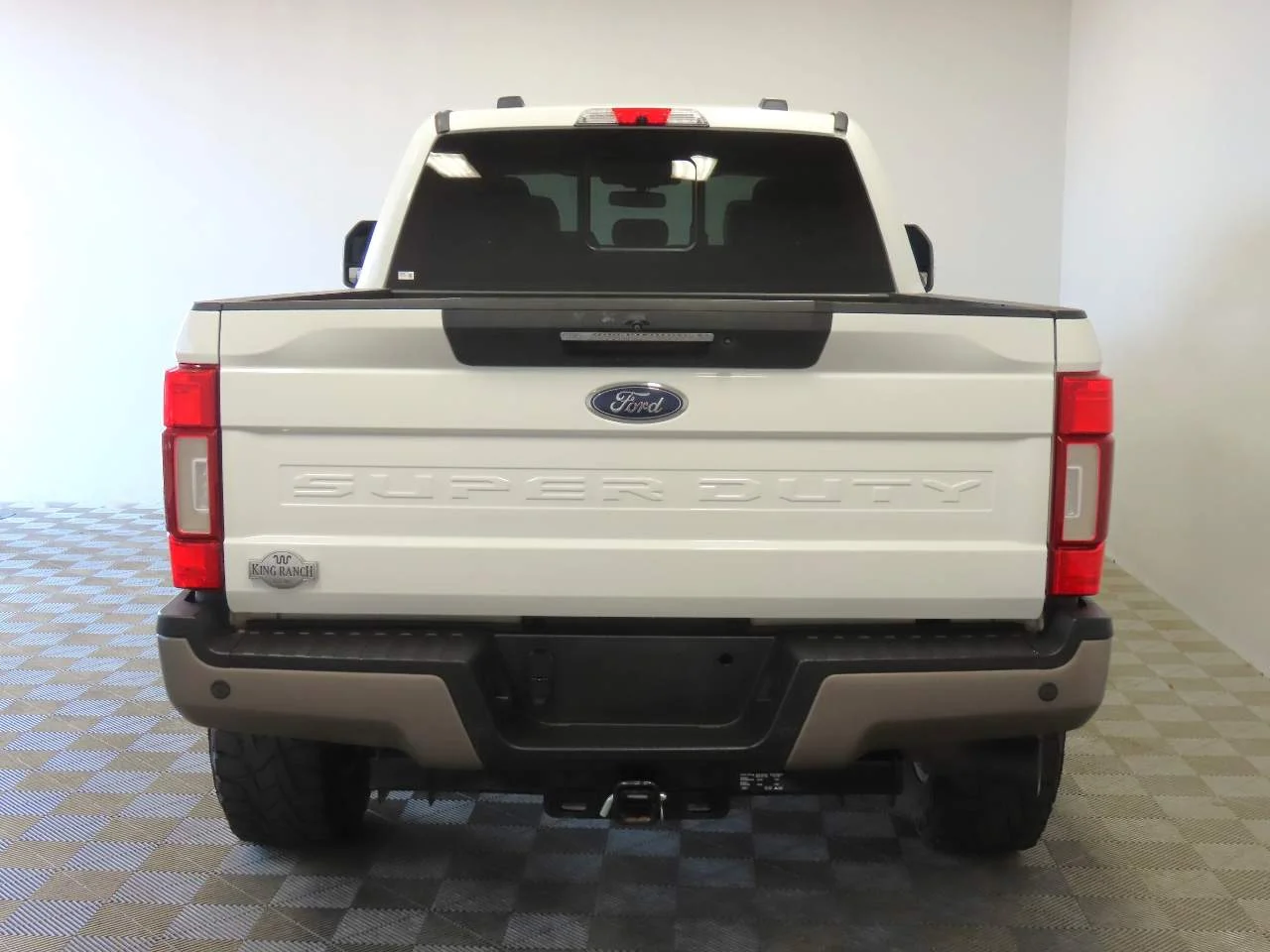 Used 2021 Oxford White Ford King Ranch Crew Cab image 4