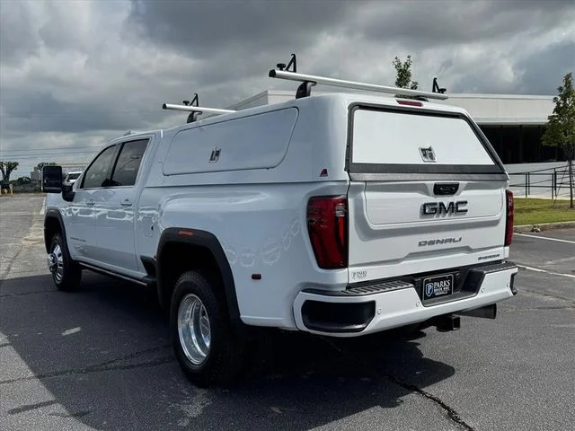 Used 2025 White GMC Denali Ultimate image 8