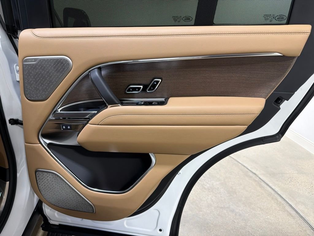 Certified Used 2026 Ostuni Pearl White Premium Metallic Land Rover Autobiography image 26