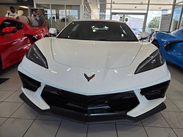 Used 2025 Arctic White Chevrolet 1LT image 2