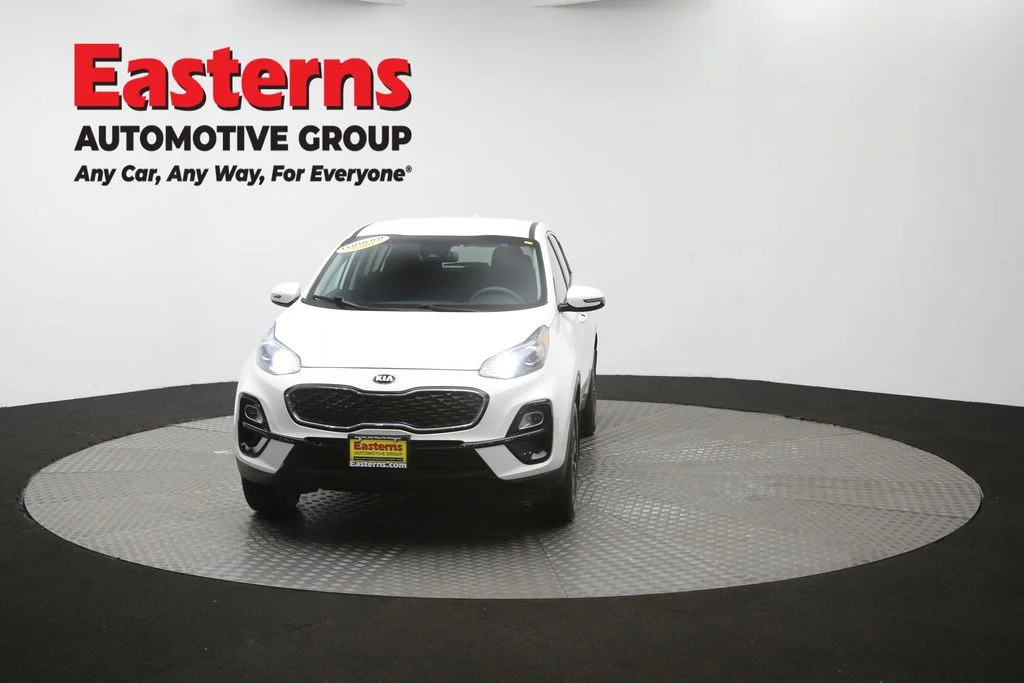 Used 2022 White Kia LX image 51