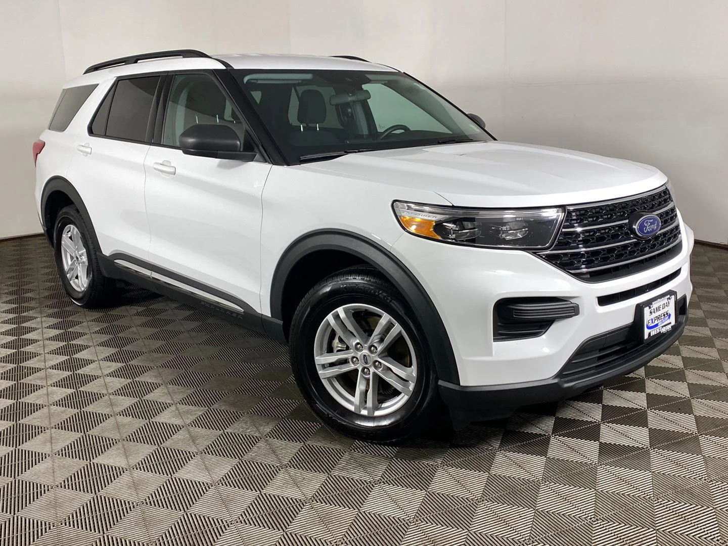 Used 2021 Oxford White Ford XLT image 11
