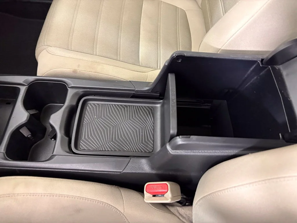 Used 2017  Honda EX image 29