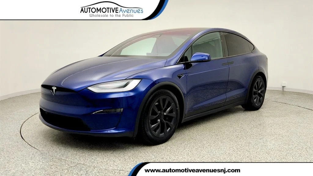 2023 Tesla Model X Long Range's photo