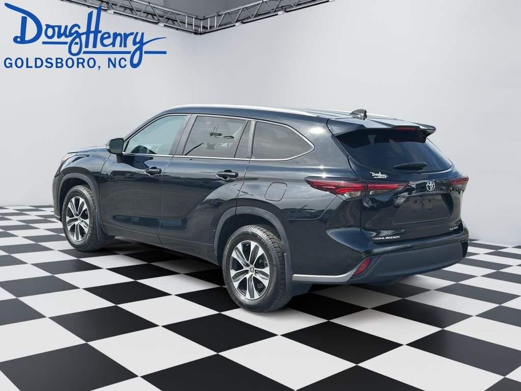 Used 2024 Black Toyota XLE image 3