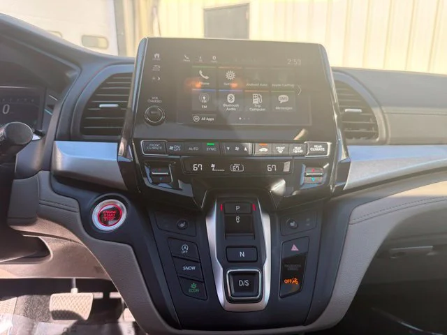 Used 2024 White Honda EX-L image 23
