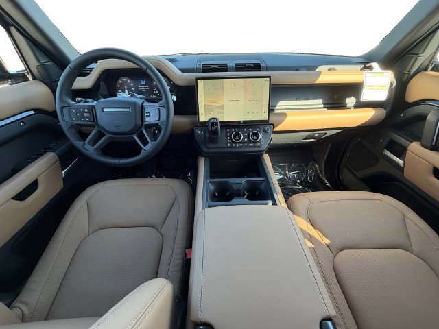 New 2026 Santorini Black Land Rover X-Dynamic SE image 12
