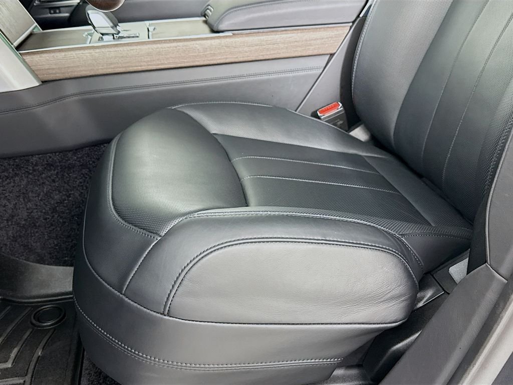 Certified Used 2025 Black Land Rover Autobiography image 21