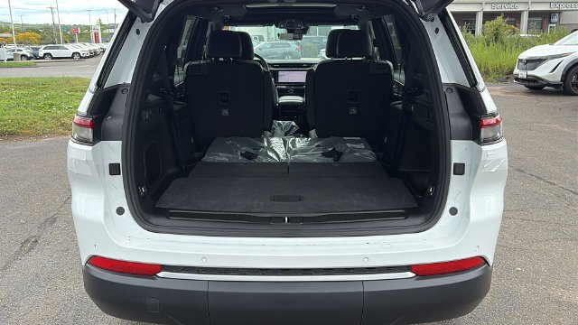 New 2027 Bright White Clear-Coat Paint Jeep Limited image 26