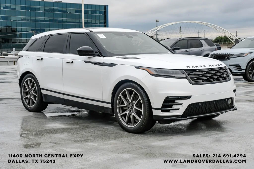 New 2026 Ostuni Pearl Wht Prem Met Land Rover Dynamic SE image 4