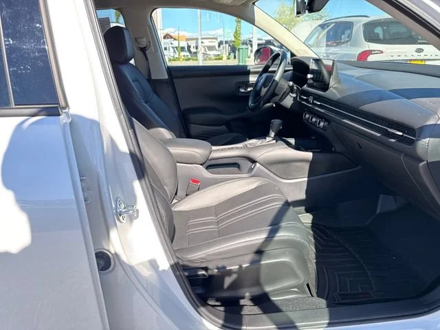 Certified Used 2023 Platinum White Pearl Honda EX-L image 9