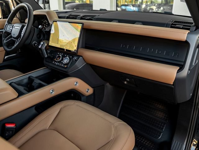 New 2026 Santorini Black Land Rover X-Dynamic SE image 38