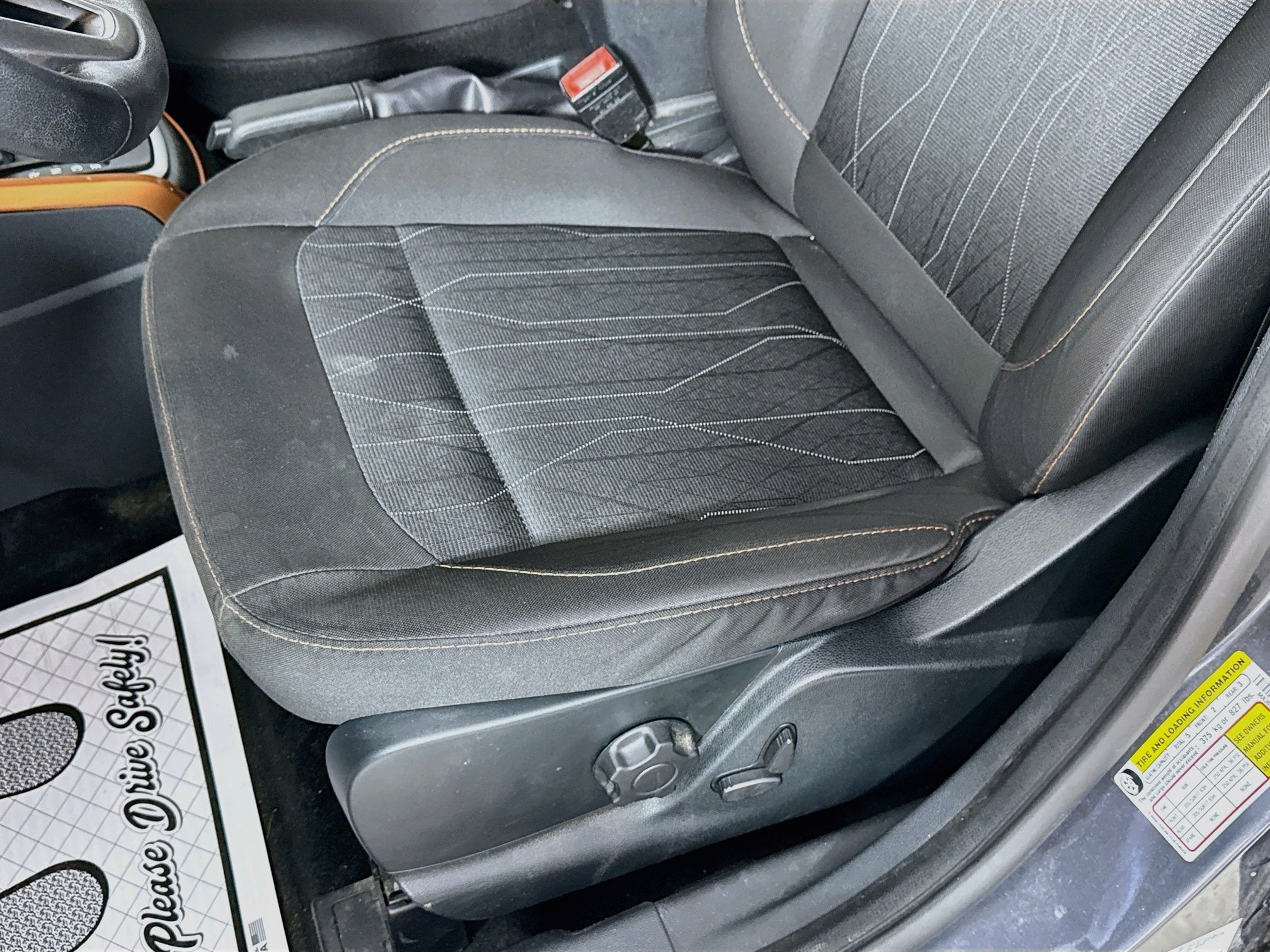 Used 2022 Smoke Metallic Ford SE image 22