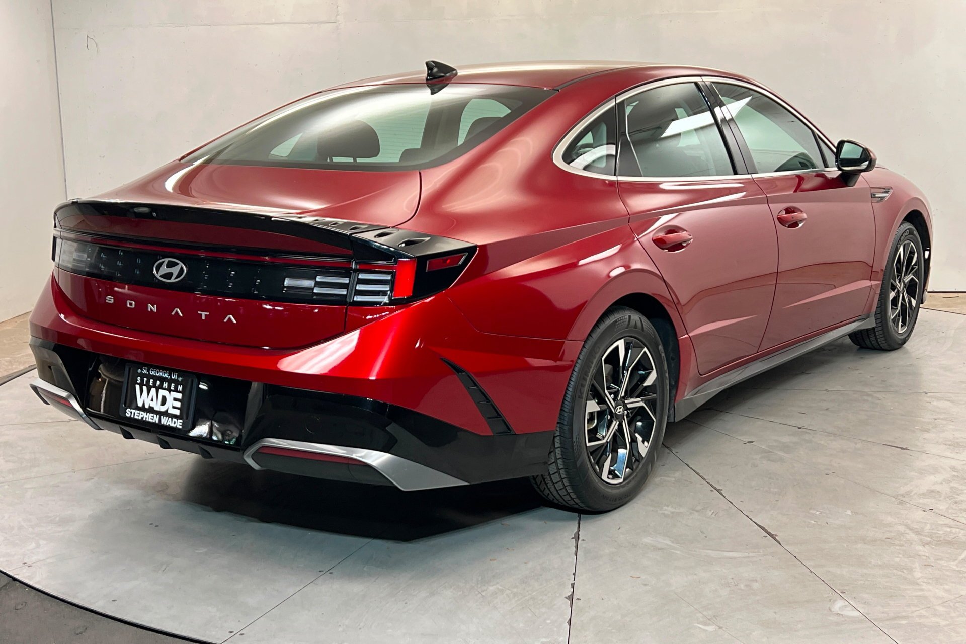 Used 2024 Ultimate red Hyundai SEL image 6