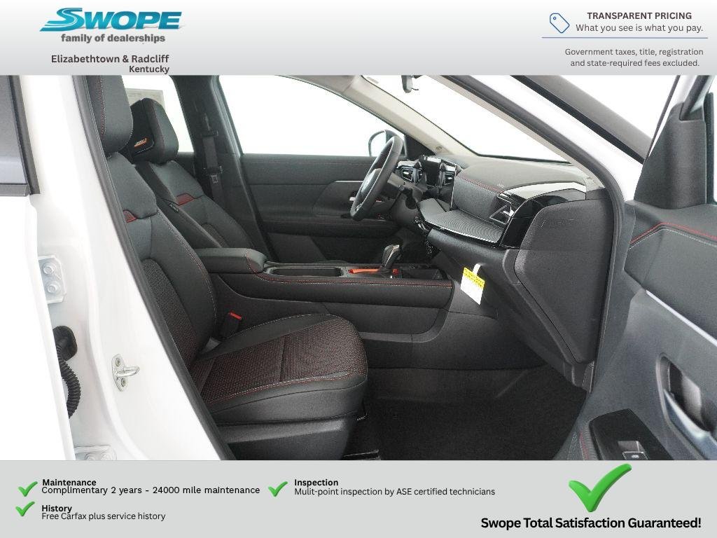 New 2026 Aspen White TriCoat / Super Black Two-tone Nissan SR image 11