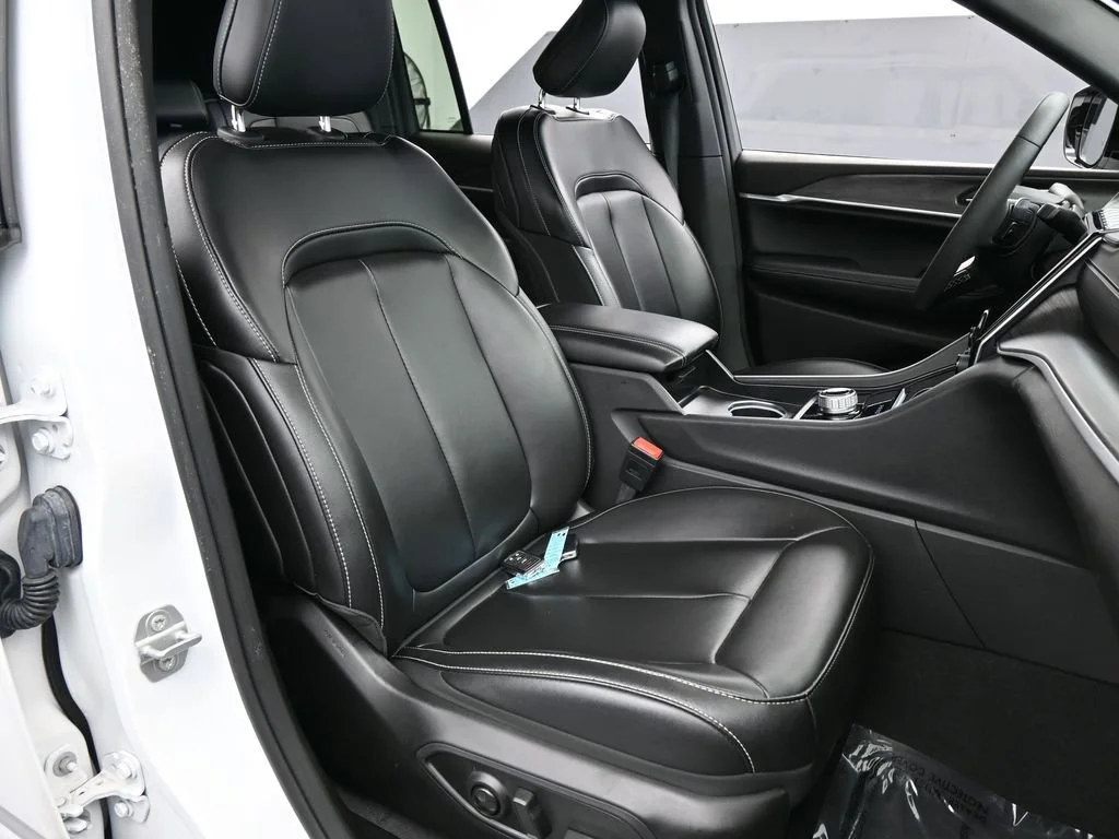 Used 2024 White Jeep Limited image 51