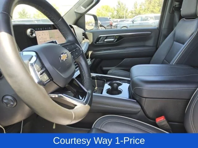 Used 2025 Gray Chevrolet Premier image 4