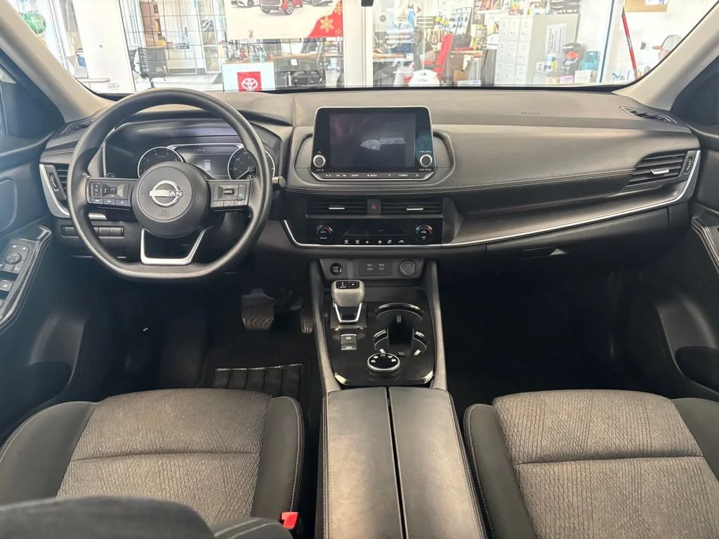 2024 Nissan Rogue SV - Photo 19
