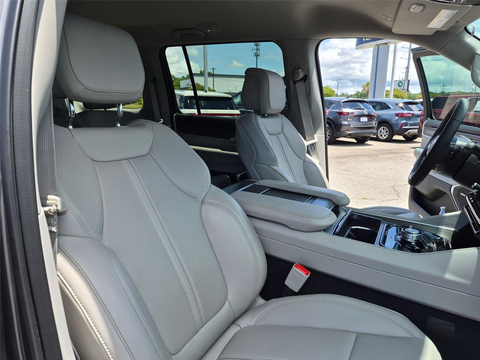 Used 2023 Baltic Gray Metallic Clearcoat Jeep Series II image 32