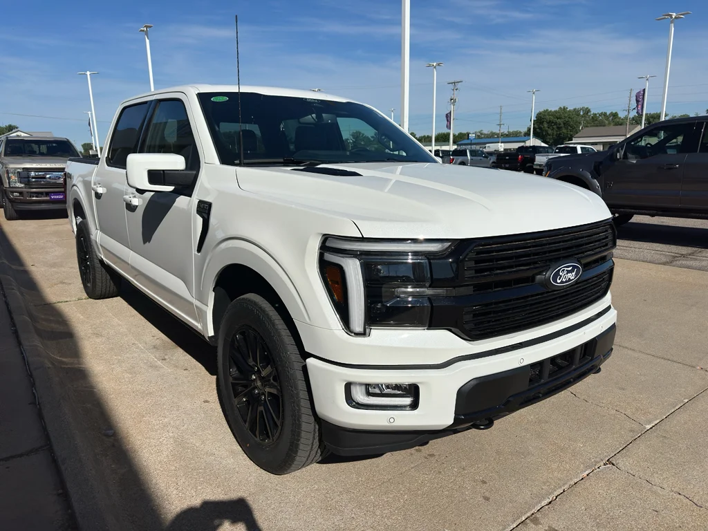 New 2026 Star White Metallic Tri-Coat Ford Platinum® image 2